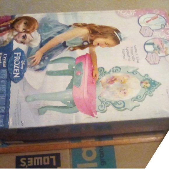 Rare Disney Frozen Crystal Kingdom Vanity Elsa Anna 3-feet Tall Girl Toy Table - Picture 2 of 2
